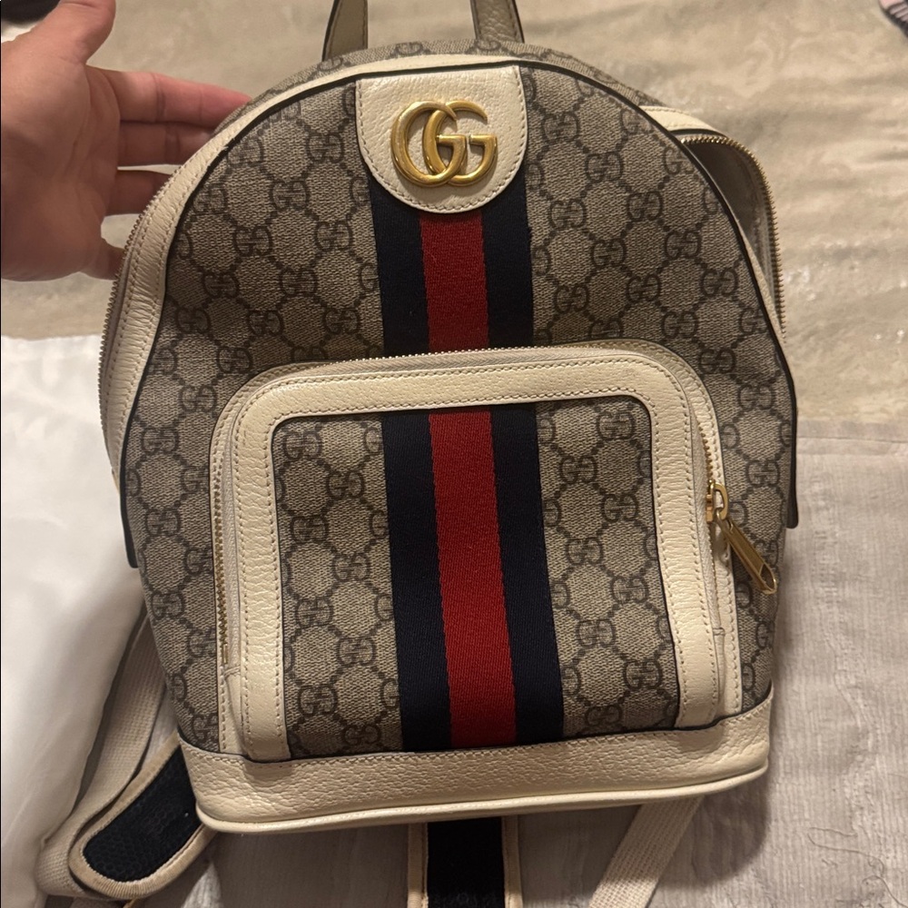 Gucci Ophidia GG Small Backpack Supreme Sherry Bag Beige White
Staining on strap